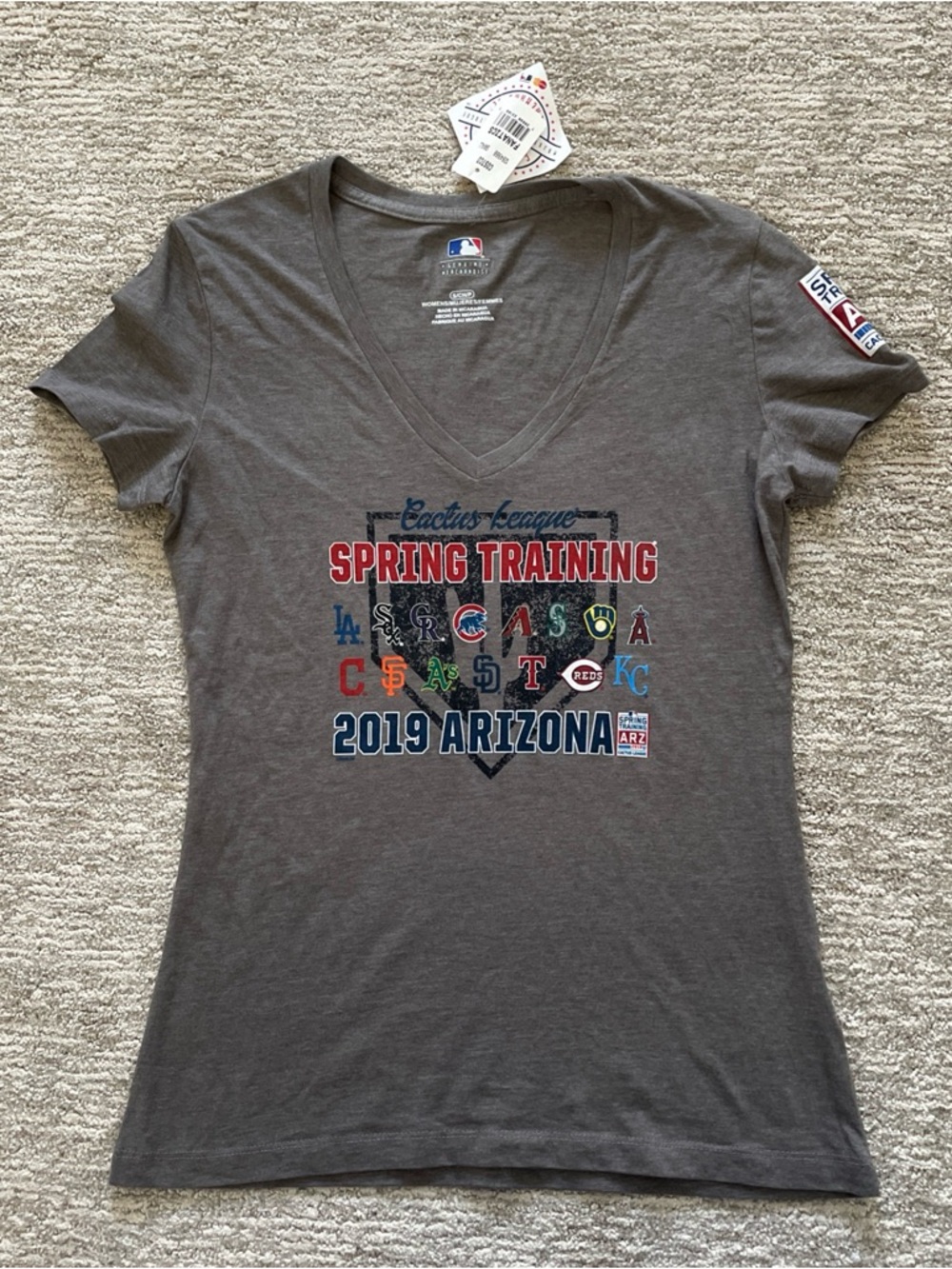 Spring Training Cactus League 2019 MLB Women’s Size Small Gray V-Neck Shirt NWT